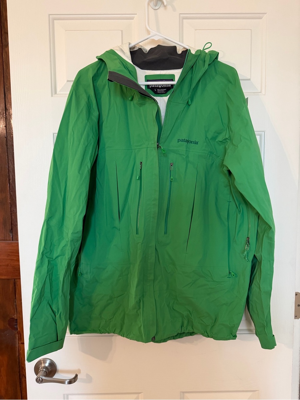 Patagonia Green Hooded Rain Jacket - size L